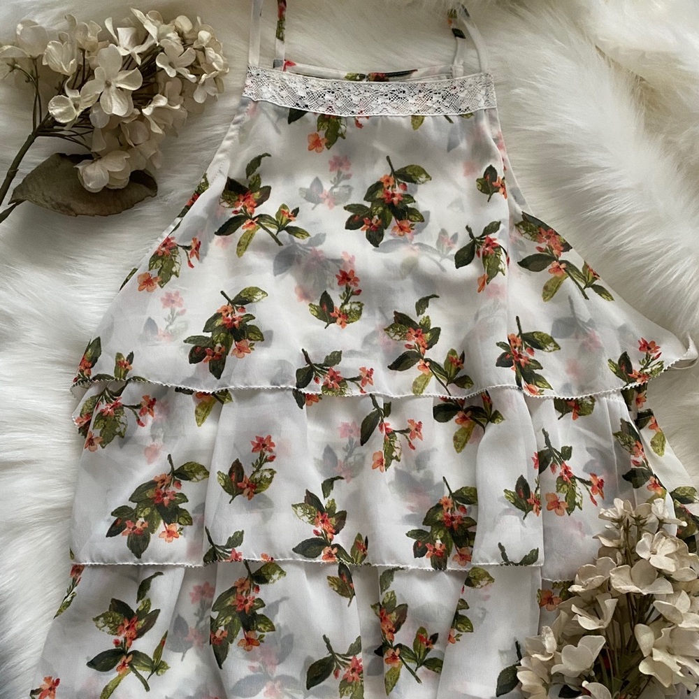 A&F Ruffle Spaghetti Strap Top🌸🌺